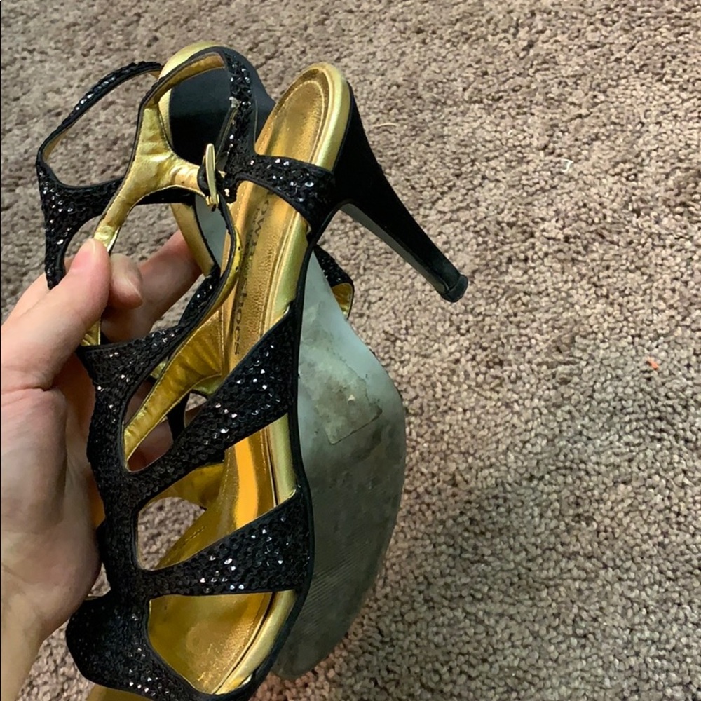 Shoes - Picture 2 of 4